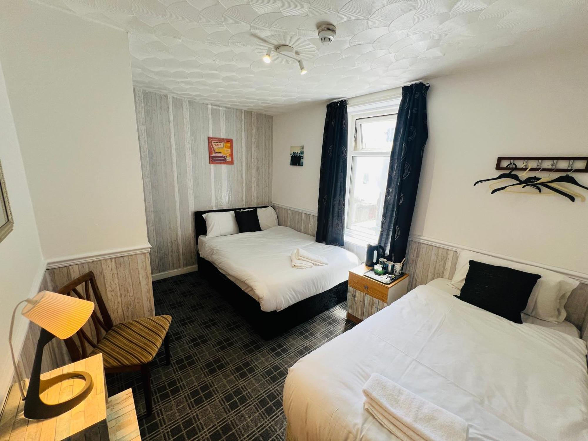 Tower Road Guest house *